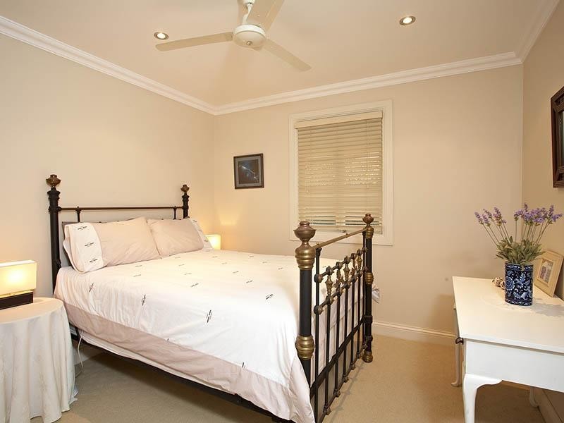 204 Norman Avenue, Norman Park QLD 4170