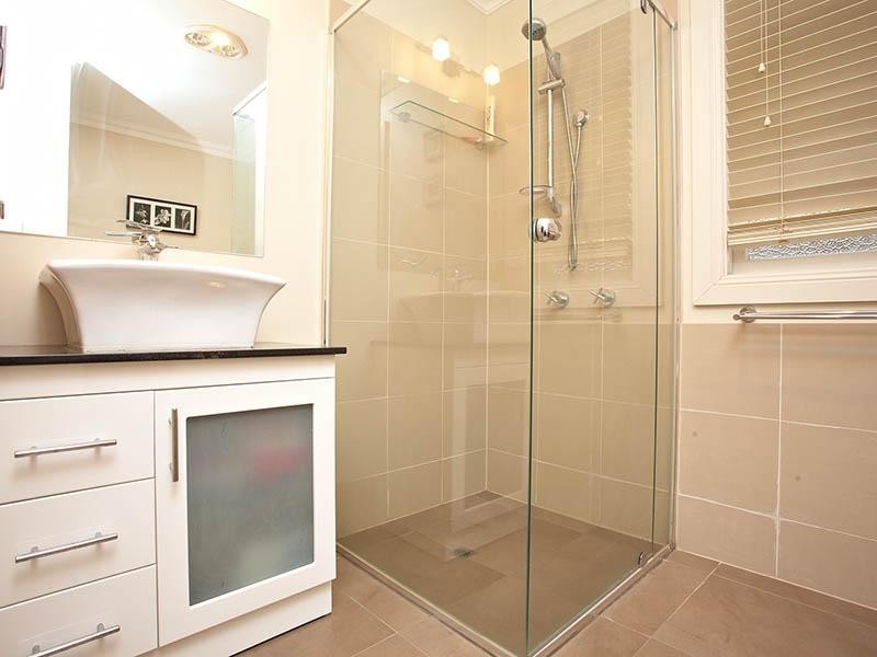 204 Norman Avenue, Norman Park QLD 4170