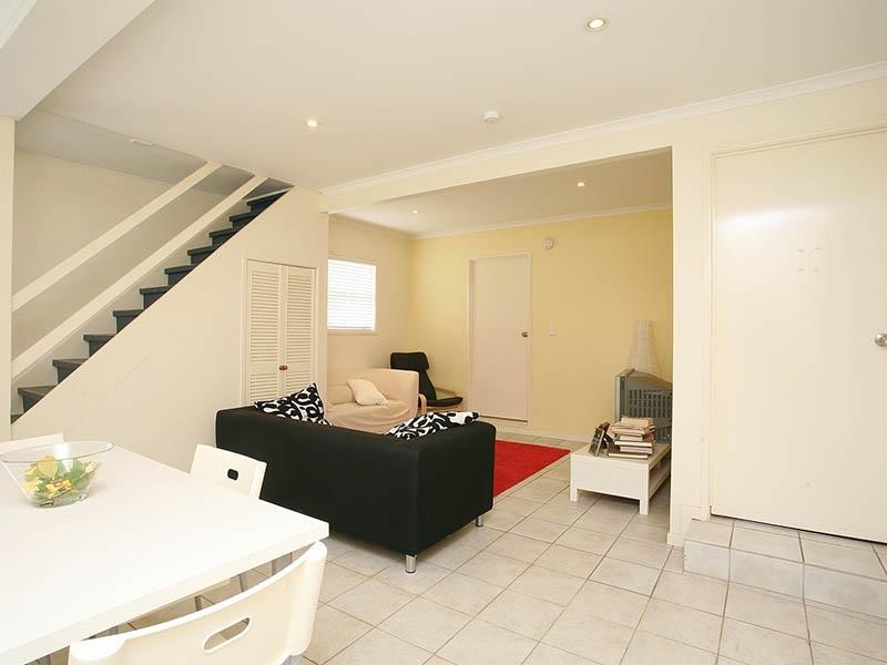 69 Coventry Street, Hawthorne QLD 4171