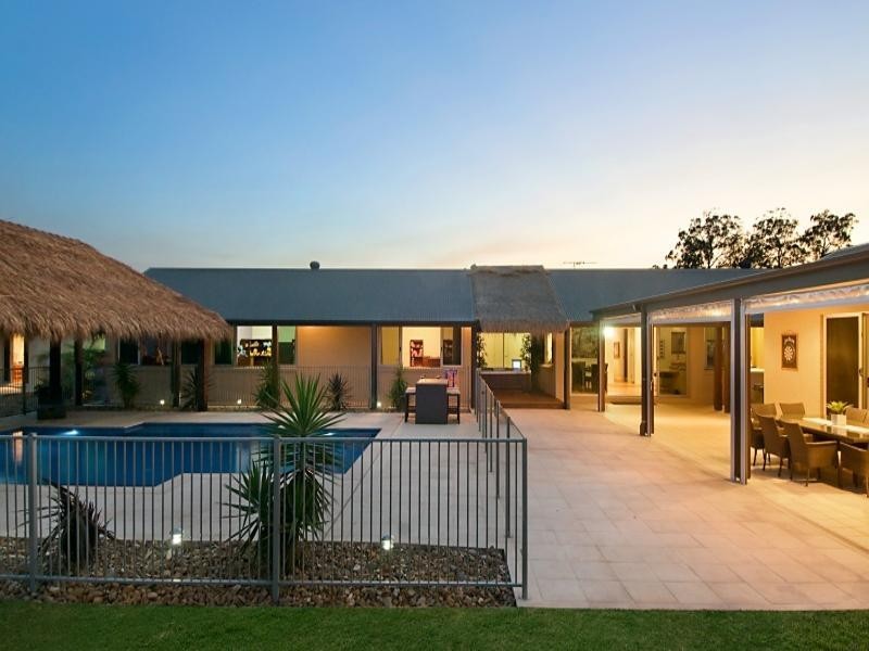8 Lauren Place, Chandler QLD 4155