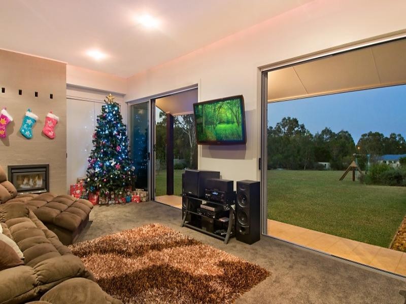 8 Lauren Place, Chandler QLD 4155