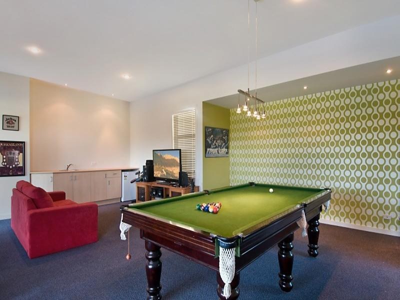 8 Lauren Place, Chandler QLD 4155