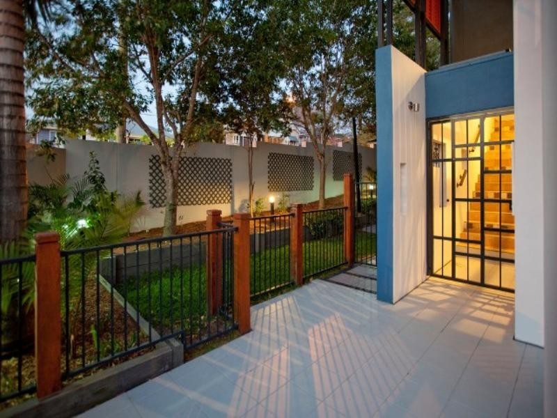 East Brisbane QLD 4169