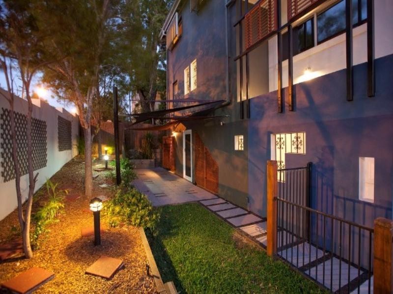 East Brisbane QLD 4169