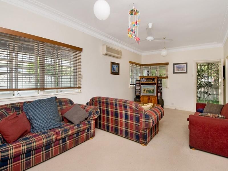 434 Bennetts Road, Norman Park QLD 4170