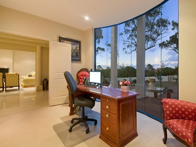 69 Charleton Street, Chandler QLD 4155