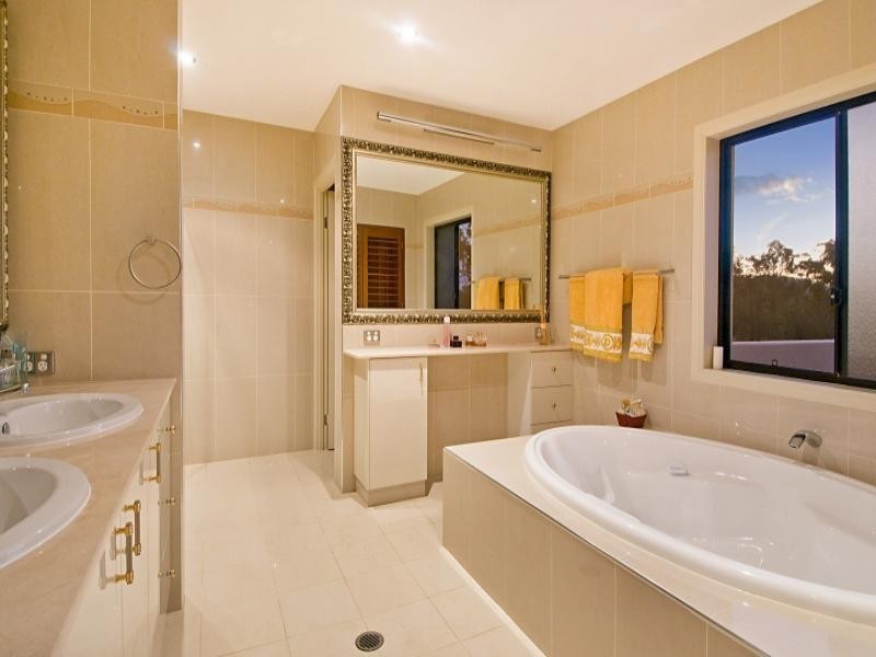 69 Charleton Street, Chandler QLD 4155