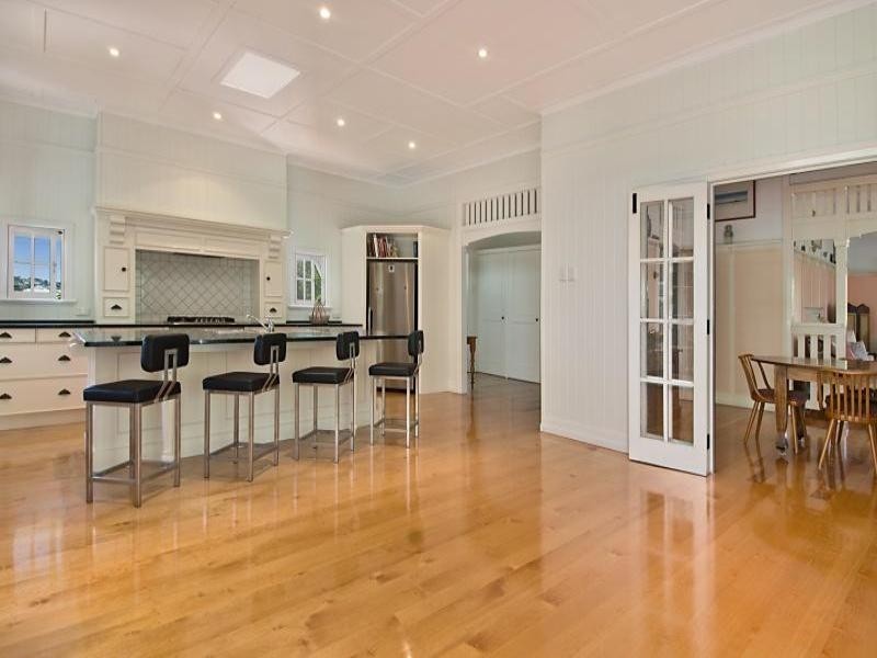 24 Blackheath Avenue, Hawthorne QLD 4171