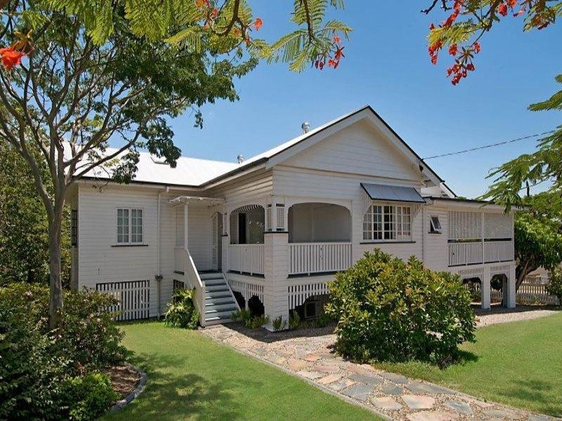 24 Blackheath Avenue, Hawthorne QLD 4171