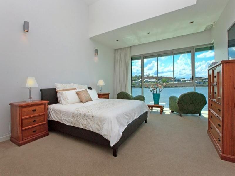 49 Waterline Crescent, Bulimba QLD 4171
