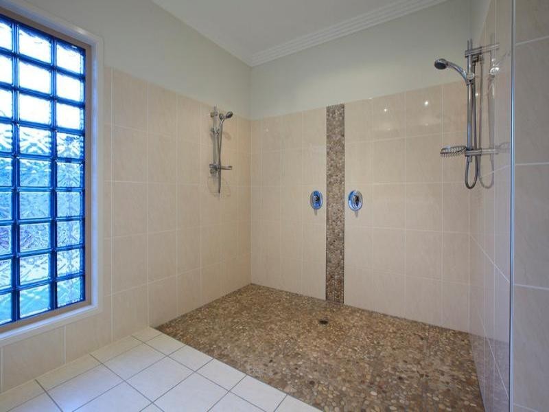 815 New Cleveland Road, Gumdale QLD 4154