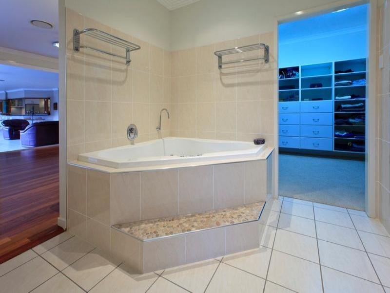 815 New Cleveland Road, Gumdale QLD 4154