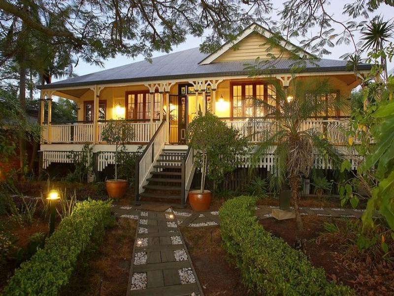 135 Virginia Avenue, Hawthorne QLD 4171