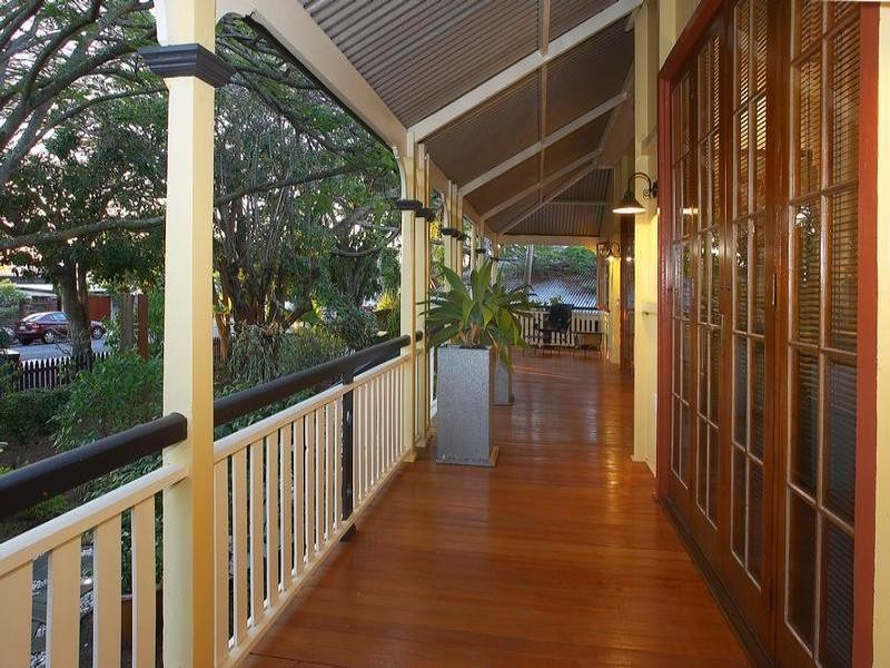 135 Virginia Avenue, Hawthorne QLD 4171