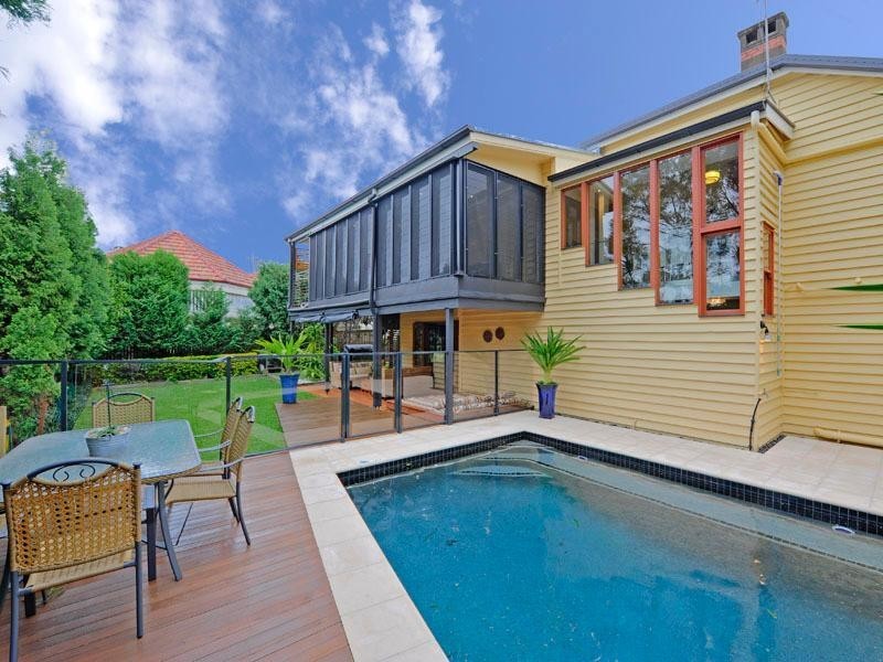 135 Virginia Avenue, Hawthorne QLD 4171