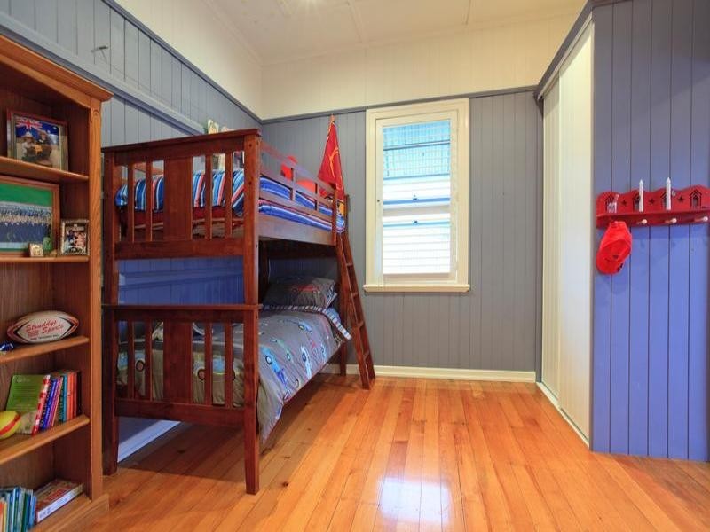 109 Shrapnel Road, Cannon Hill QLD 4170