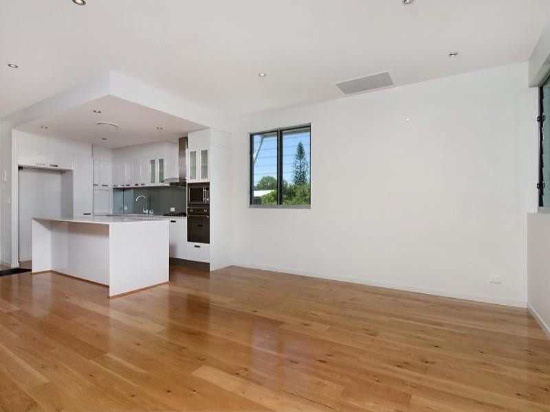 2/435 Esplanade, Manly QLD 4179