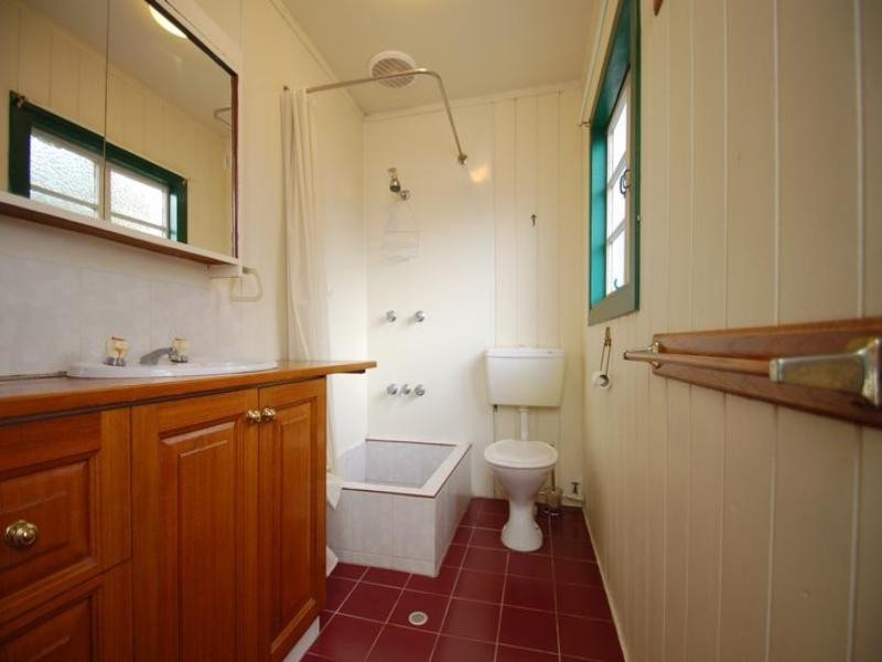 29 Shore Crescent, Bulimba QLD 4171