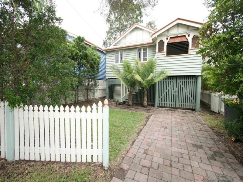 84 Riding Road, Hawthorne QLD 4171