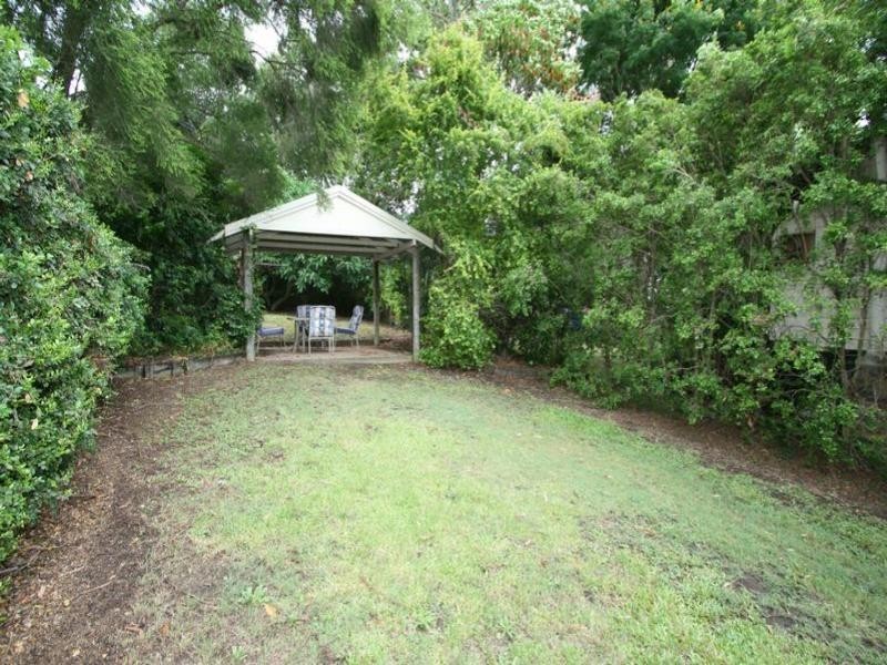 84 Riding Road, Hawthorne QLD 4171