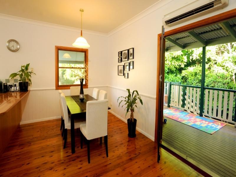 16 Ramsay Lane, Morningside QLD 4170