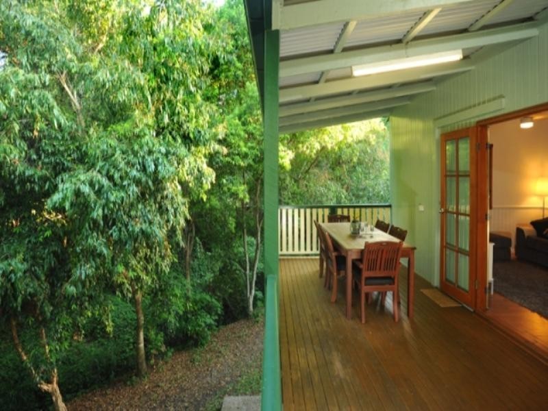 16 Ramsay Lane, Morningside QLD 4170