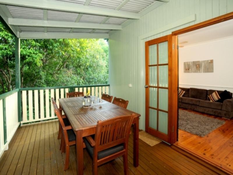 16 Ramsay Lane, Morningside QLD 4170