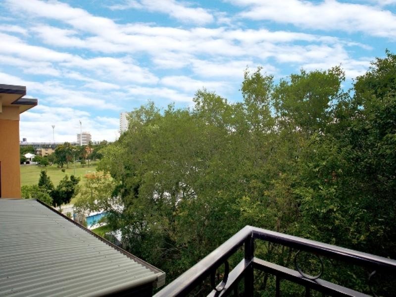 13/190 Wellington Road, East Brisbane QLD 4169