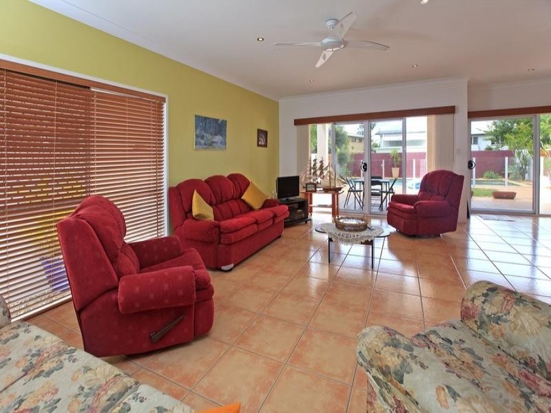 30 Stewart Parade, Manly QLD 4179