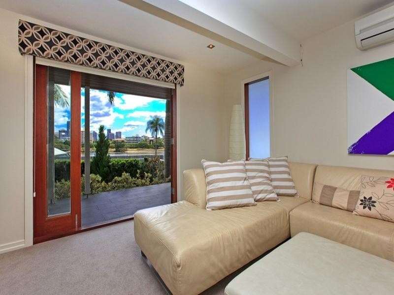 34 Laidlaw Parade, East Brisbane QLD 4169