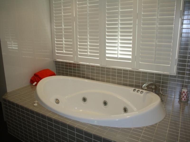 Holland Park QLD 4121