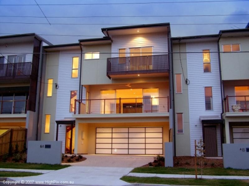 6A Hanworth Street, East Brisbane QLD 4169