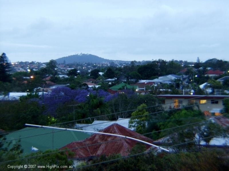 6A Hanworth Street, East Brisbane QLD 4169