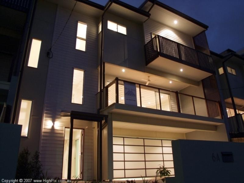 6A Hanworth Street, East Brisbane QLD 4169