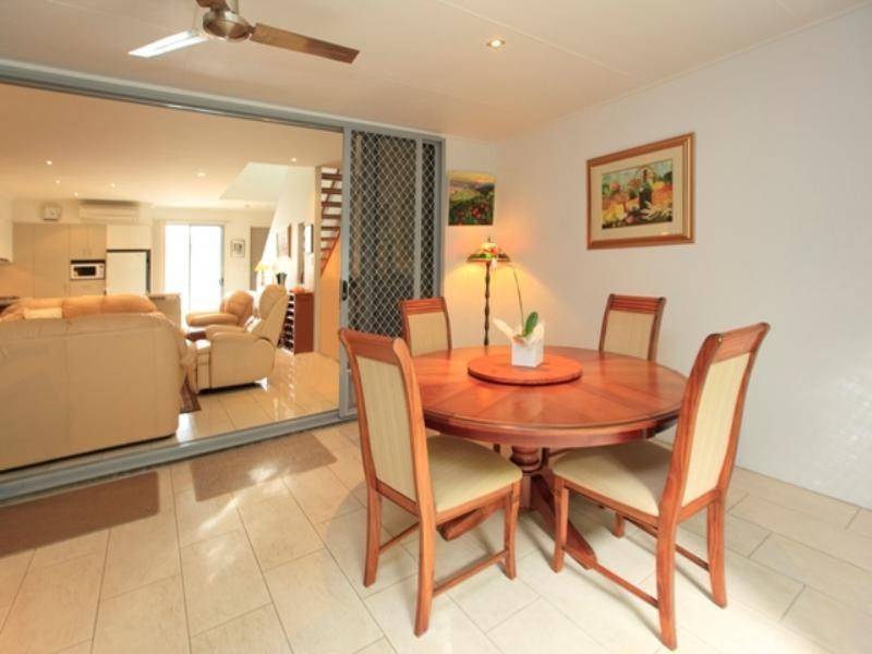 8/23 Burrai Street, Morningside QLD 4170