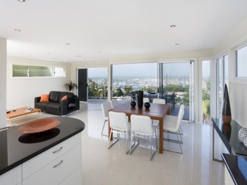 561 Royal Esplanade, Manly QLD 4179