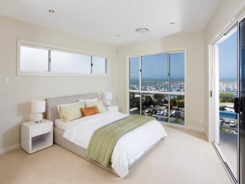 561 Royal Esplanade, Manly QLD 4179