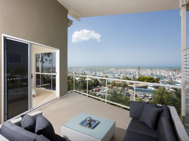 561 Royal Esplanade, Manly QLD 4179