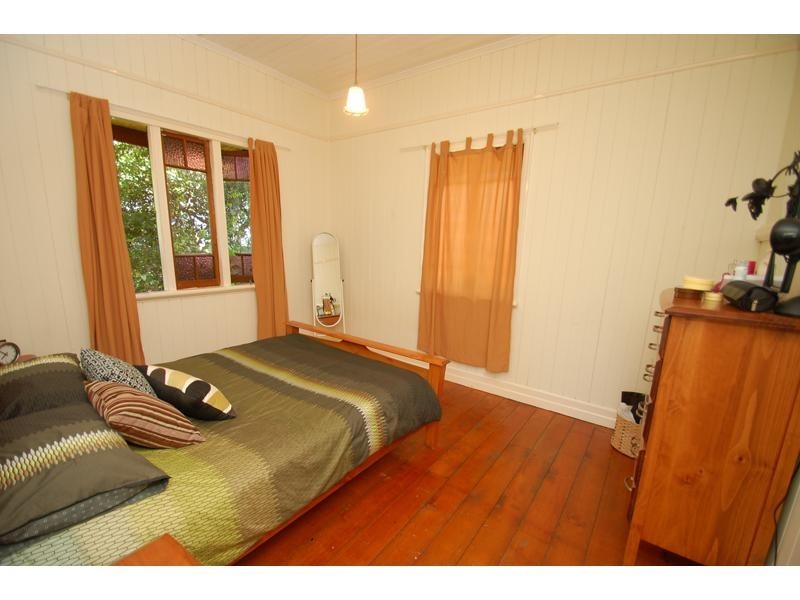 22 Power Street, Norman Park QLD 4170