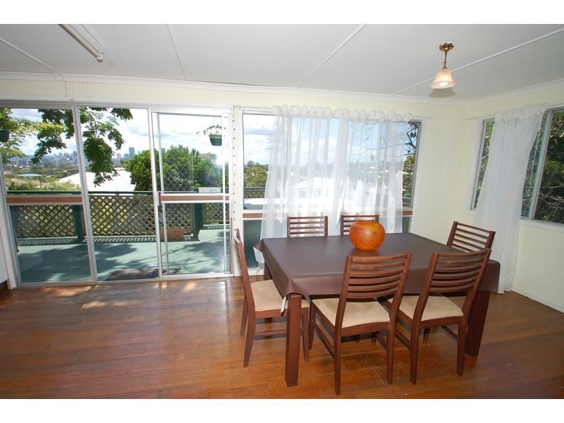 22 Power Street, Norman Park QLD 4170