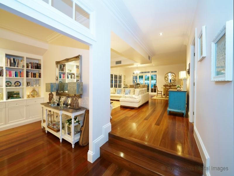 29 Judge Street, Norman Park QLD 4170