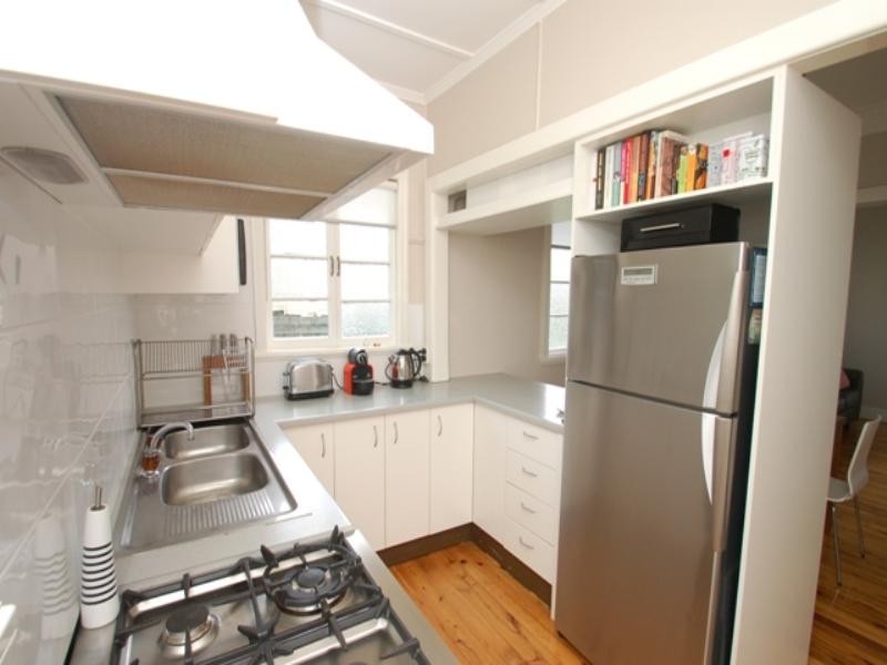 126 Hawthorne Road, Hawthorne QLD 4171