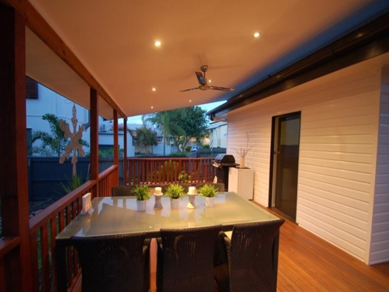 126 Hawthorne Road, Hawthorne QLD 4171