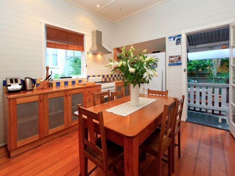 66 Riding Road, Hawthorne QLD 4171
