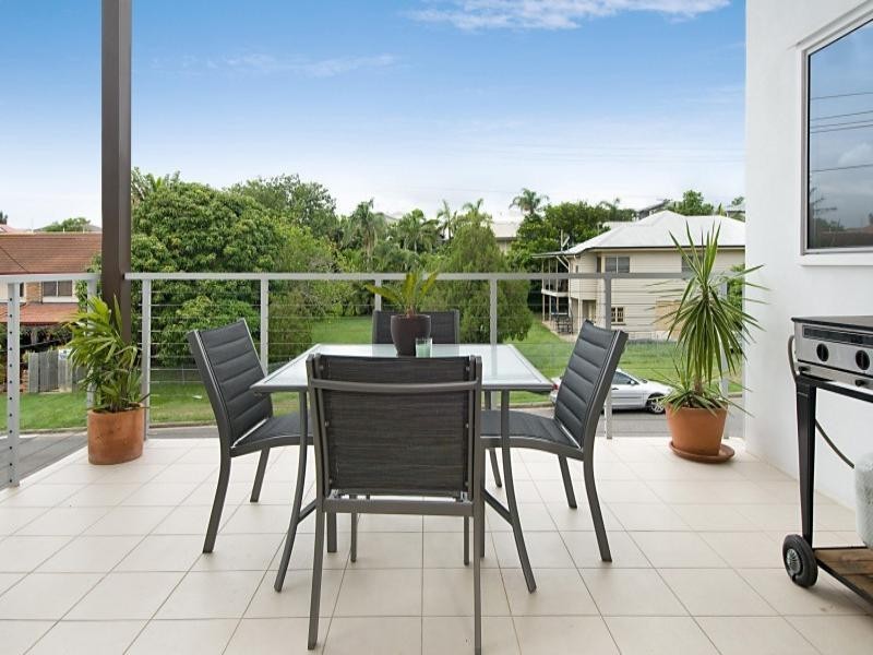 10 Ovey Street, Morningside QLD 4170