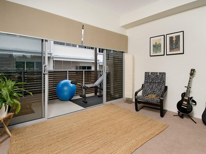 10 Ovey Street, Morningside QLD 4170