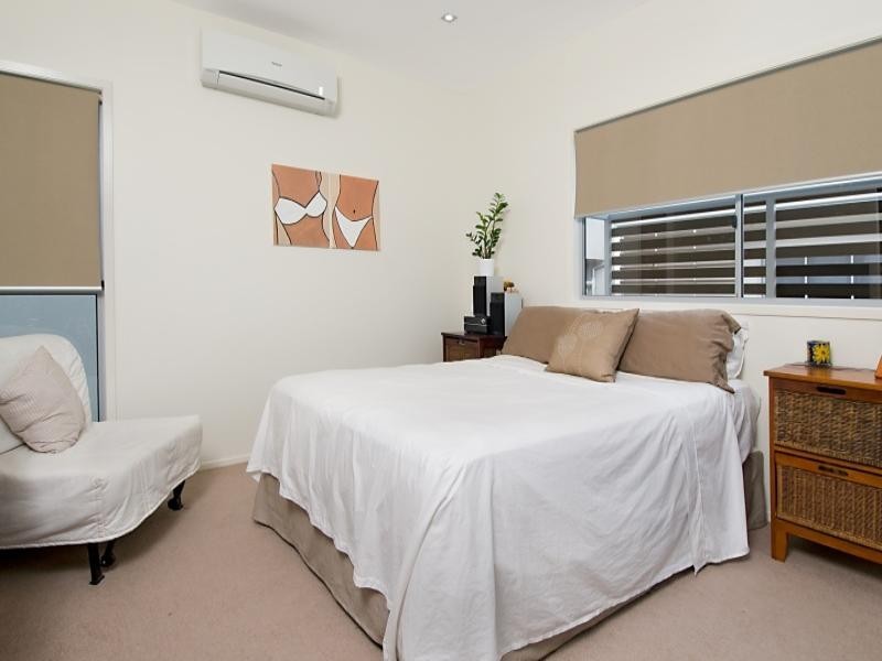 10 Ovey Street, Morningside QLD 4170