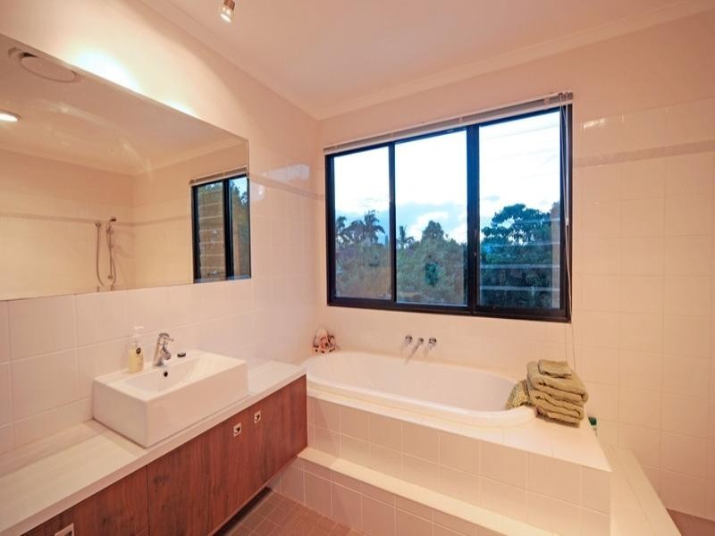 10 Bilyana Street, Balmoral QLD 4171