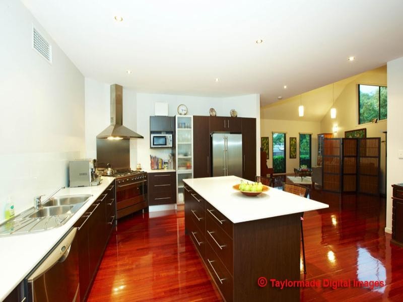 17 Jenolan Avenue, Hawthorne QLD 4171