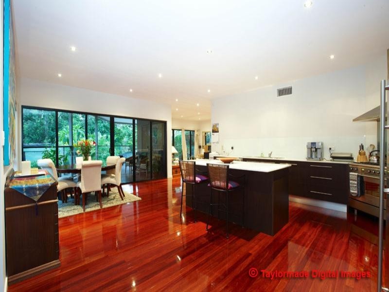 17 Jenolan Avenue, Hawthorne QLD 4171